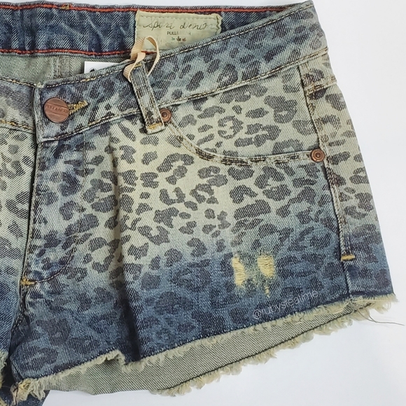 Y2K Era Summer Festival Indigo Ombre Animal Print Destressed Denim & Fray Short - Picture 3 of 9